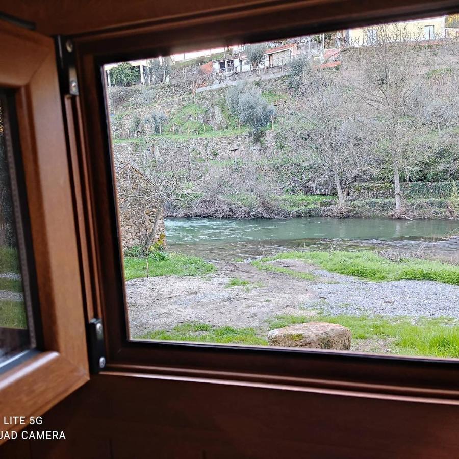 Pampihouse, Luxury Rustic House Near River パンピリョーザ・ダ・セーラ エクステリア 写真