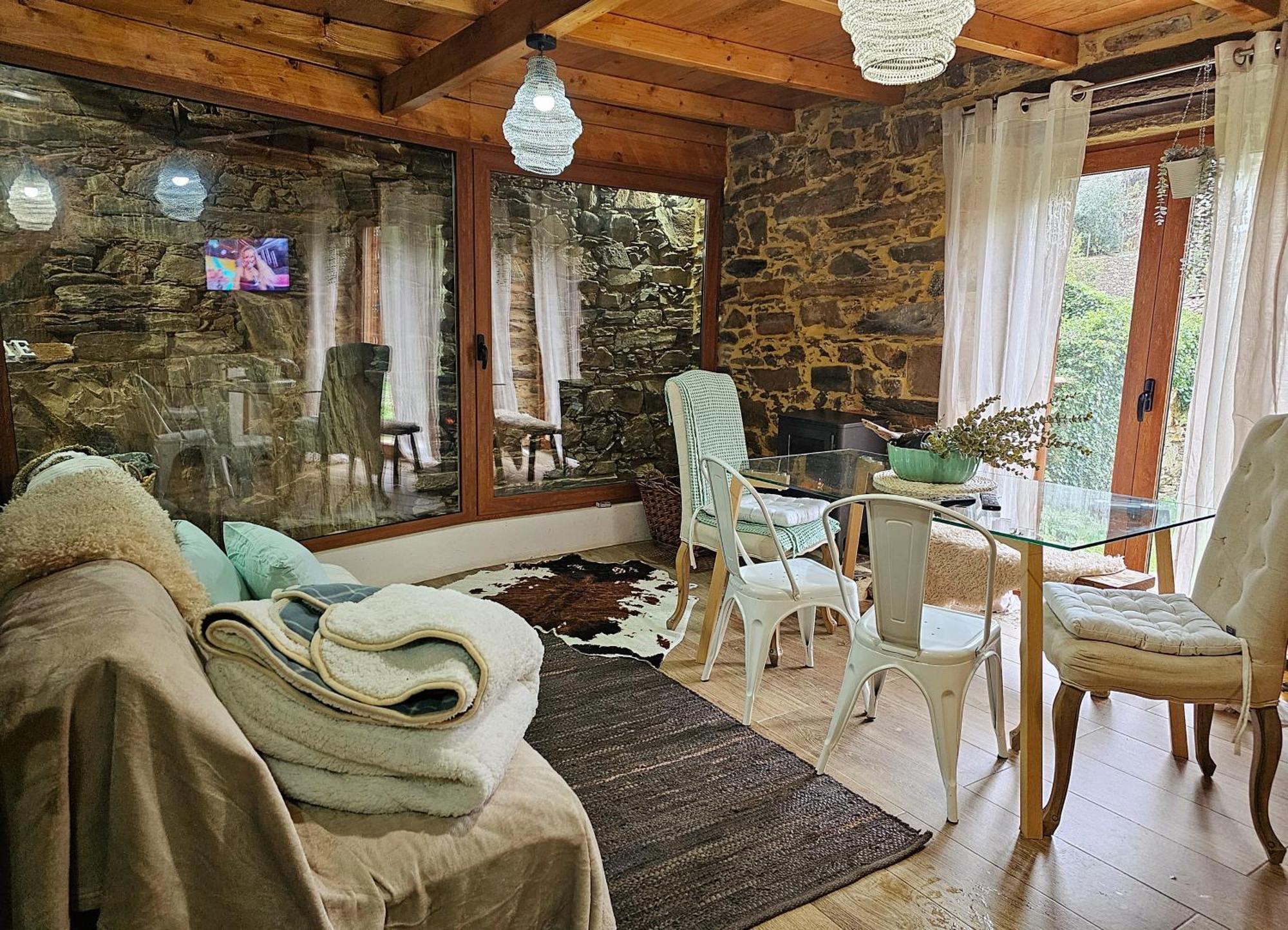 Pampihouse, Luxury Rustic House Near River パンピリョーザ・ダ・セーラ エクステリア 写真